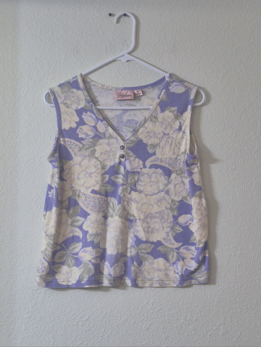 Jaclyn Smith Lavender and Cream Floral V-Neck Tank